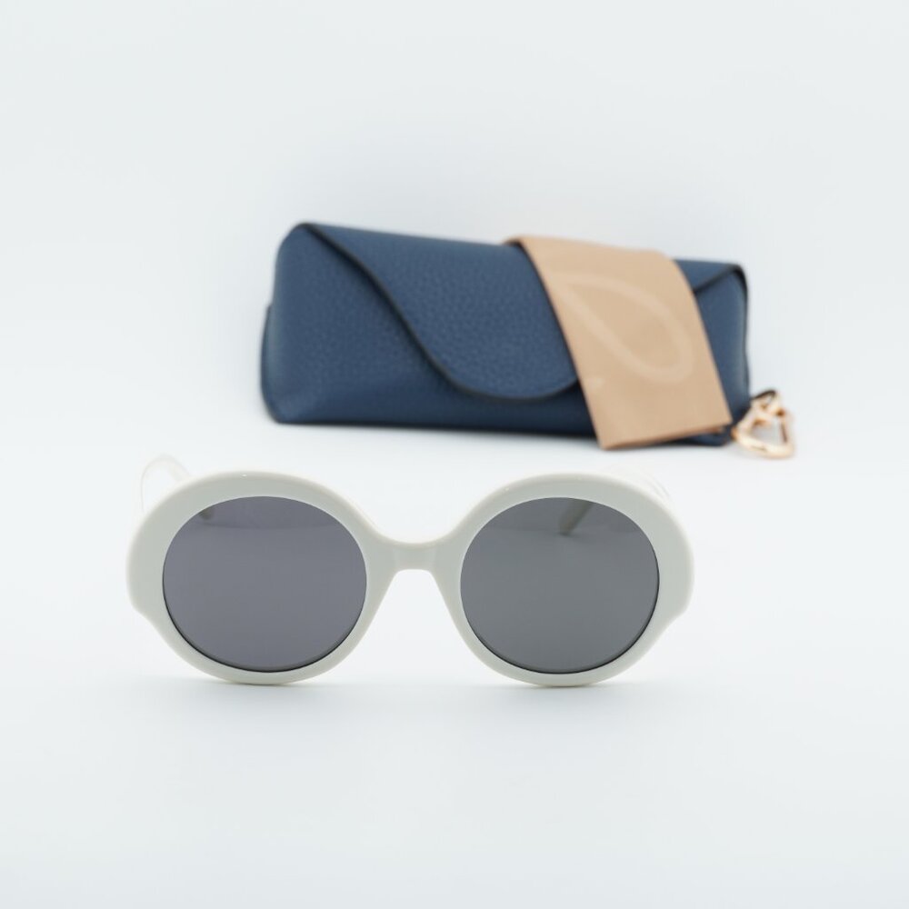 Loewe LW40135I 25A Round Sunglasses - Ivory / Smoke - Picture 6 of 10